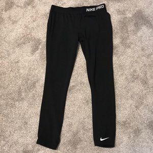 Black Nike pro leggings